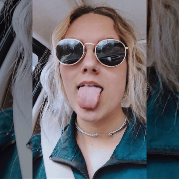 Meet Your Posher, Sav! - Picture 5 of 7